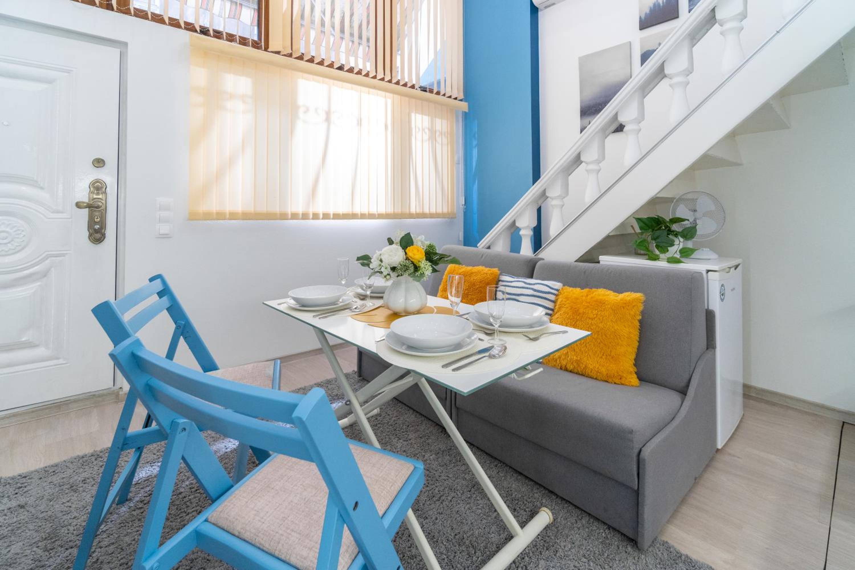 Déja Blue Old City Center studio by BulgarianHomes
