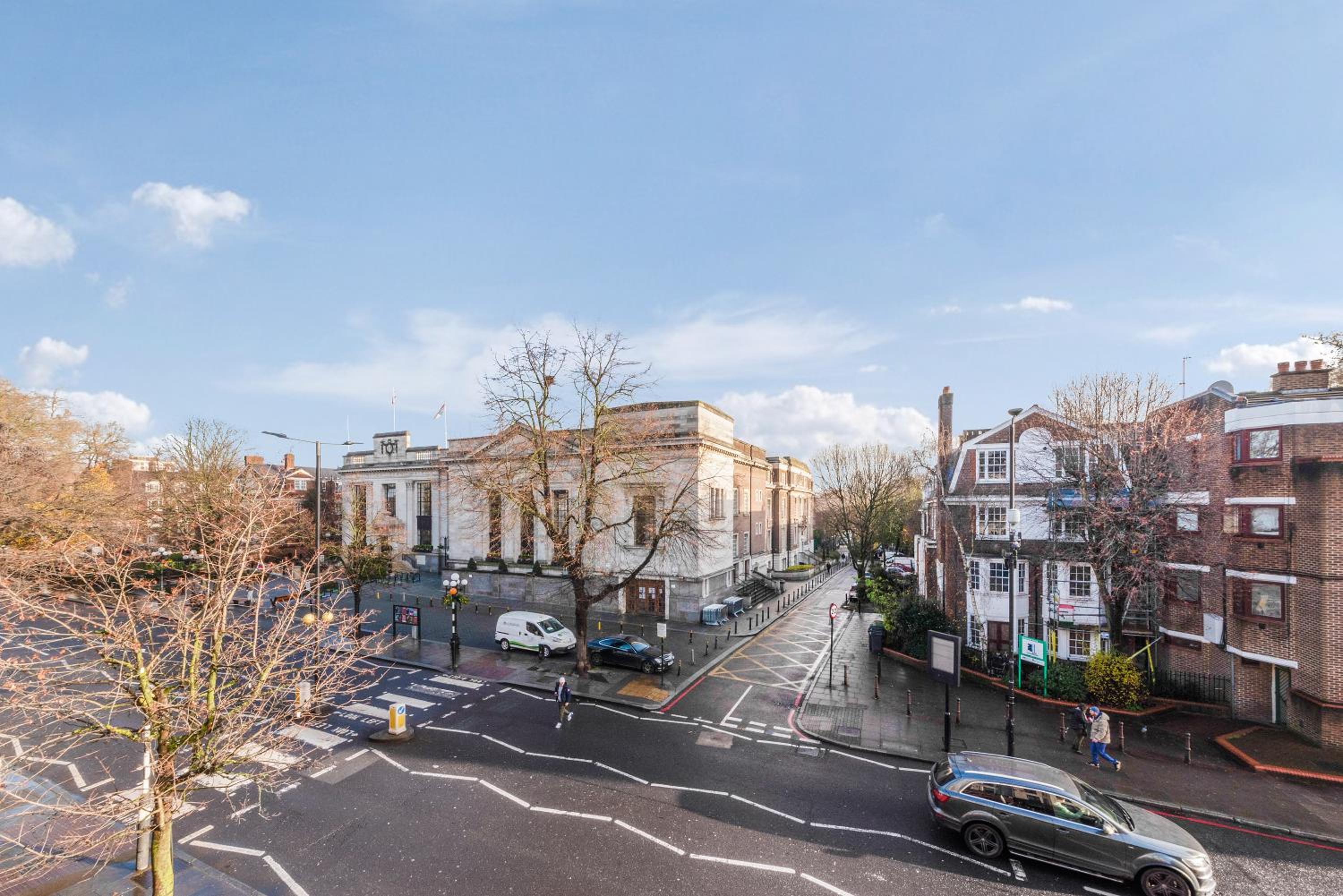 Modernised Apartments 1 and 2 Bedrooms Option Terrace and Balcony High Street