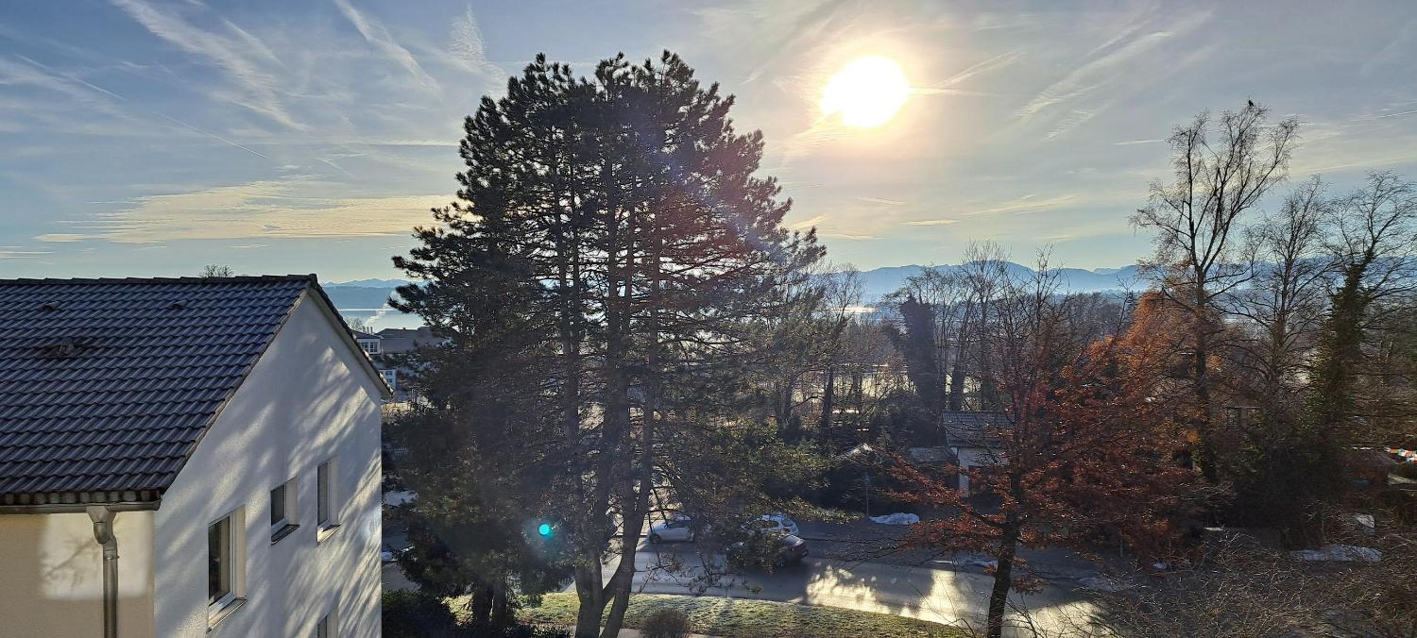 Nichtraucher-Zimmer, Privatunterkunft, mit Sonnenaufgang, Kühlschrank, Ventilator und ruhiger Innenhof Obergeschoss bei Koberstein