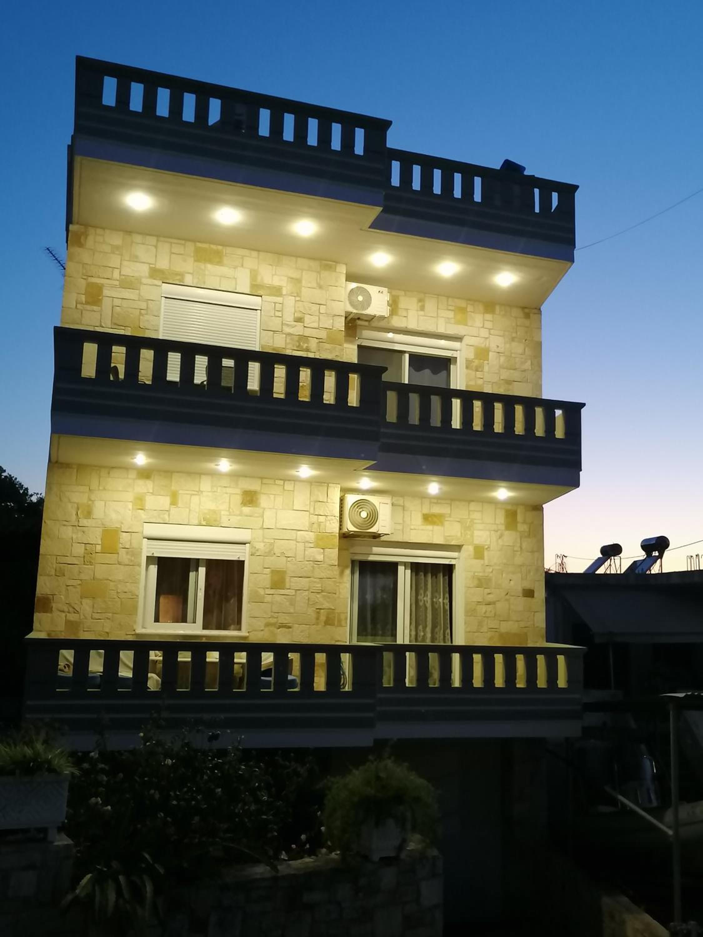 Tzei House