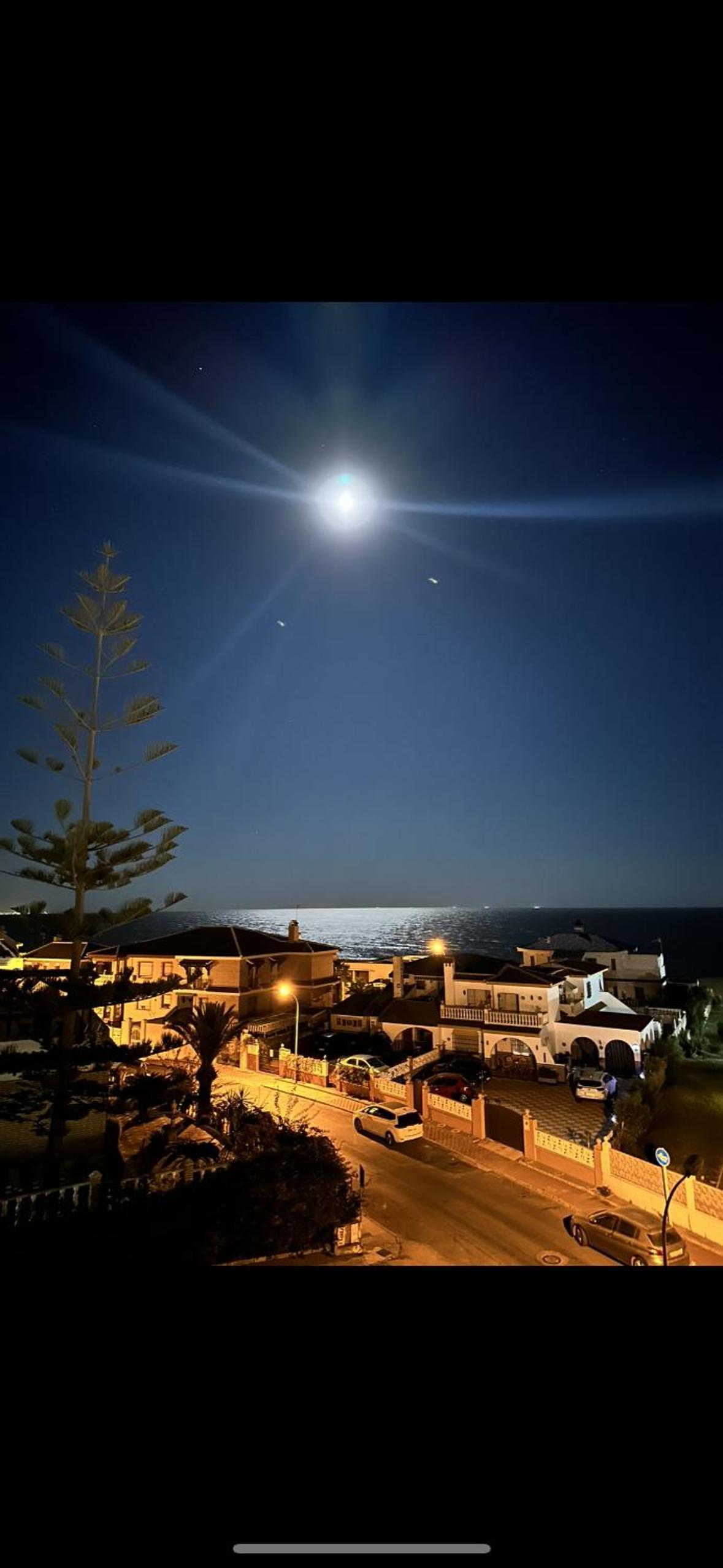 Beachfront 3 Bedroom Family Apartment