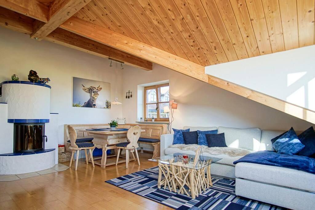 Alpenblick am Weissensee Ruhiges Apartment mit Balkon, Kamin und Netflix
