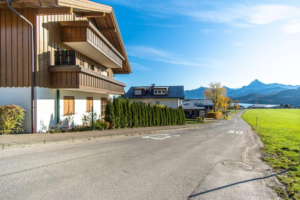 Alpenblick am Weissensee Ruhiges Apartment mit Balkon, Kamin und Netflix