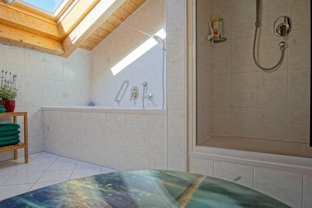 Alpenblick am Weissensee Ruhiges Apartment mit Balkon, Kamin und Netflix