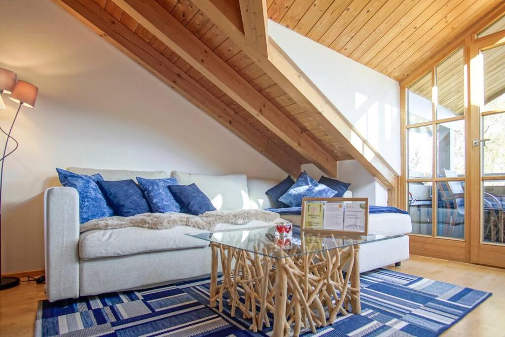 Alpenblick am Weissensee Ruhiges Apartment mit Balkon, Kamin und Netflix