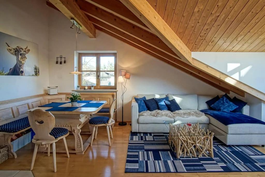 Alpenblick am Weissensee Ruhiges Apartment mit Balkon, Kamin und Netflix
