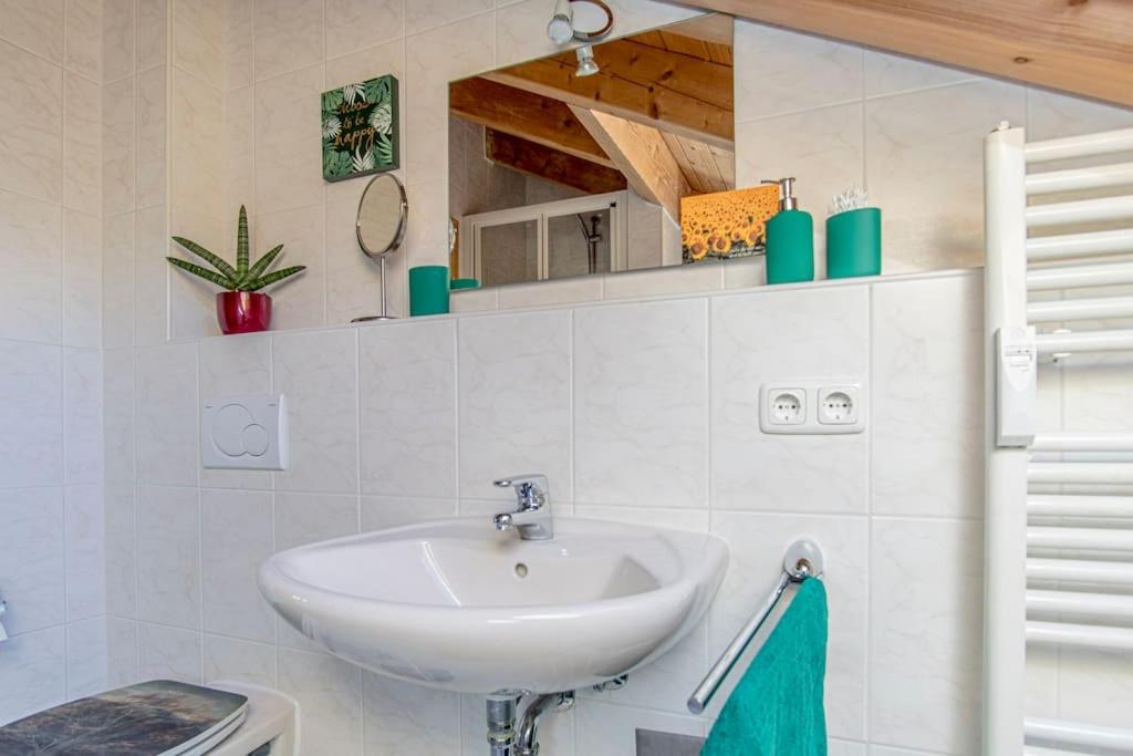 Alpenblick am Weissensee Ruhiges Apartment mit Balkon, Kamin und Netflix