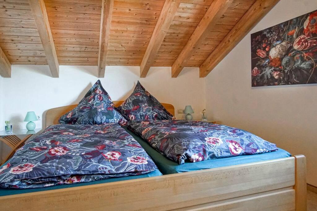Alpenblick am Weissensee Ruhiges Apartment mit Balkon, Kamin und Netflix