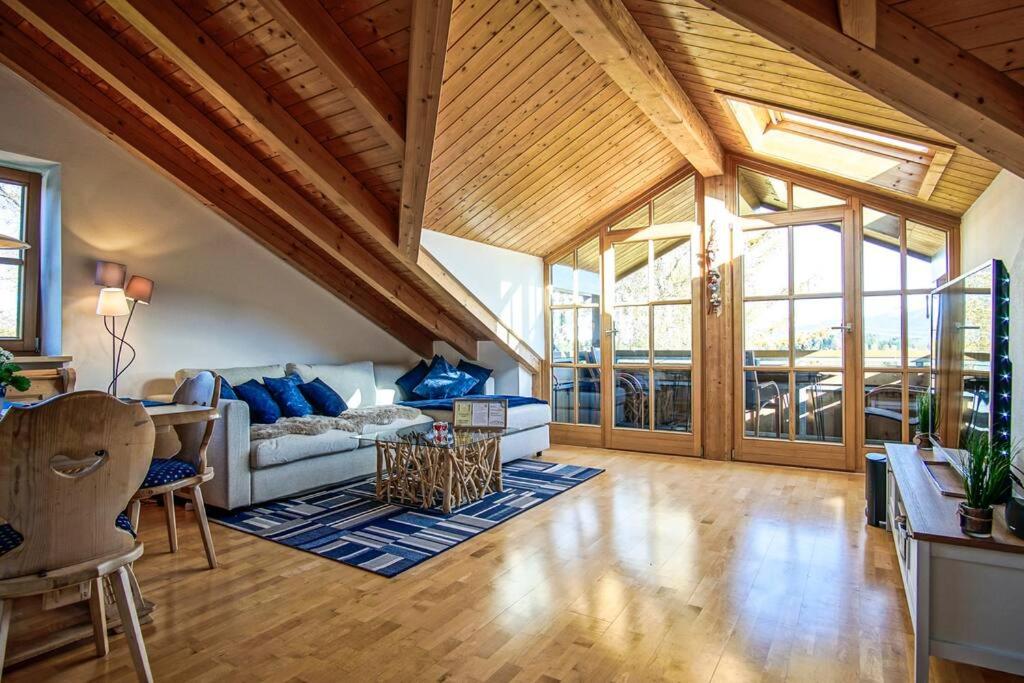 Alpenblick am Weissensee Ruhiges Apartment mit Balkon, Kamin und Netflix