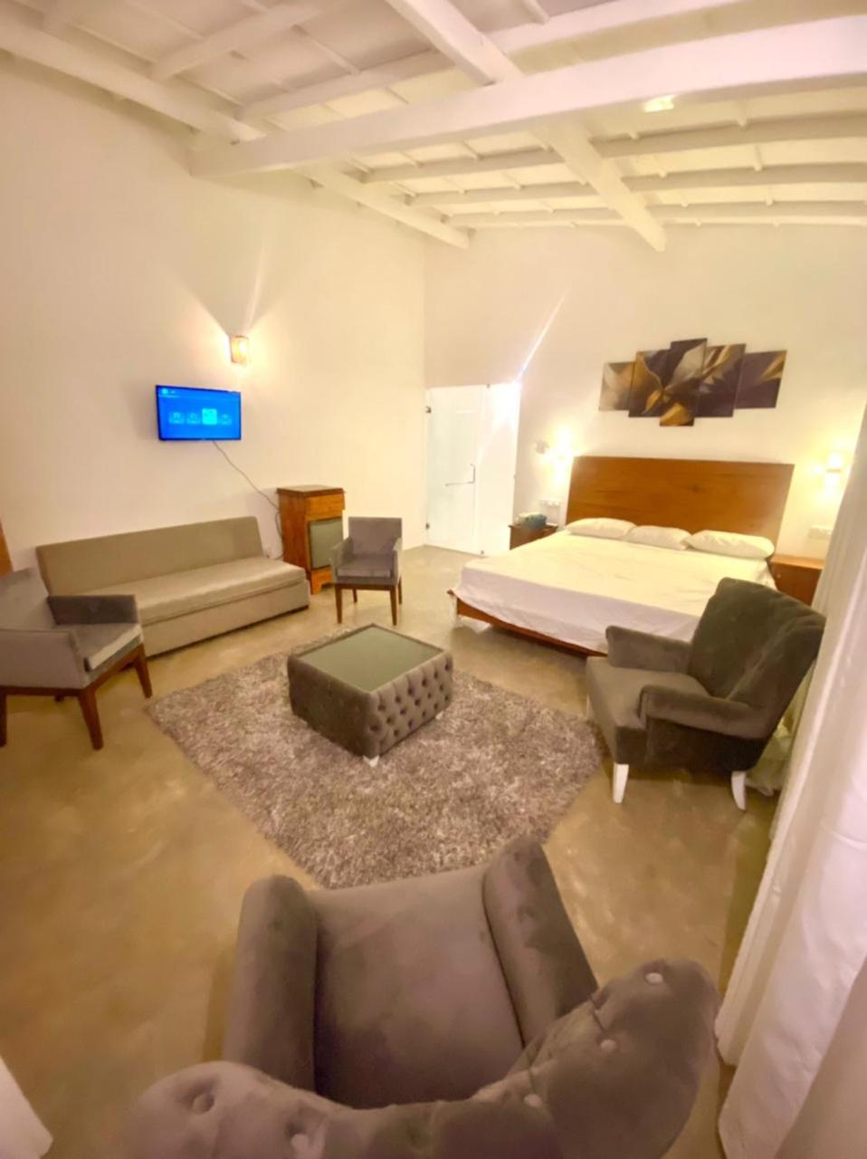 Sri Lanka Beach House Hotel and SPA