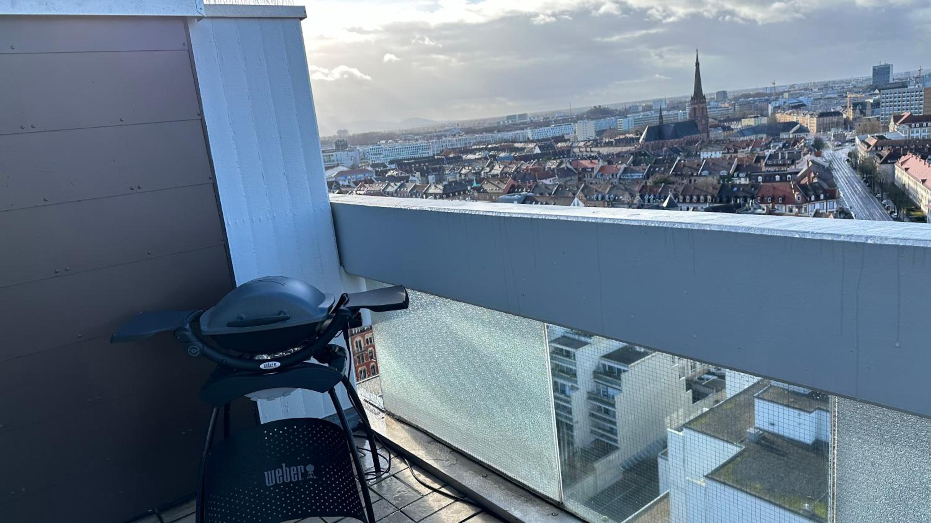Das Penthouse - Jacuzzi - BBQ - Dachterrasse
