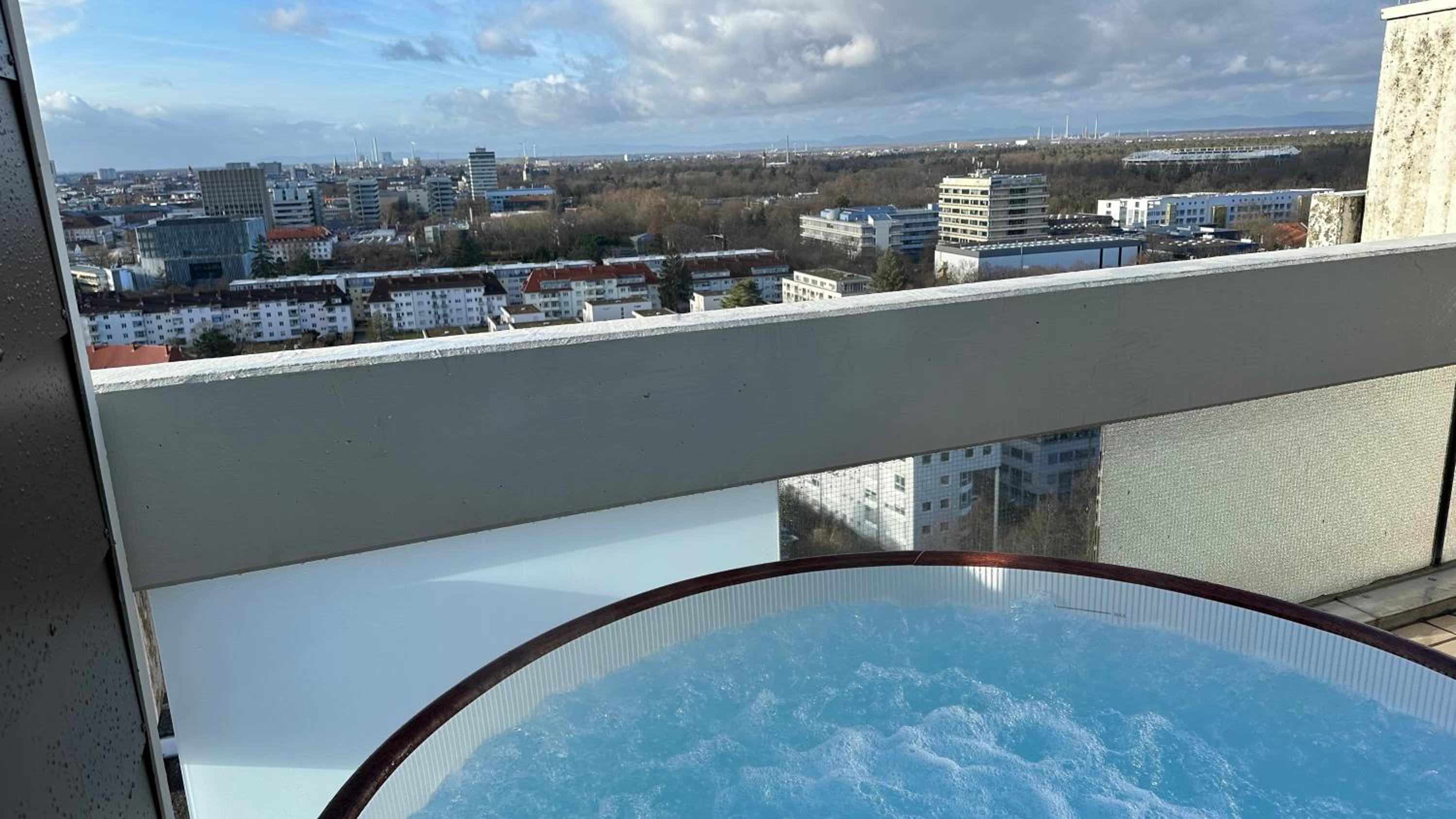 Das Penthouse - Jacuzzi - BBQ - Dachterrasse