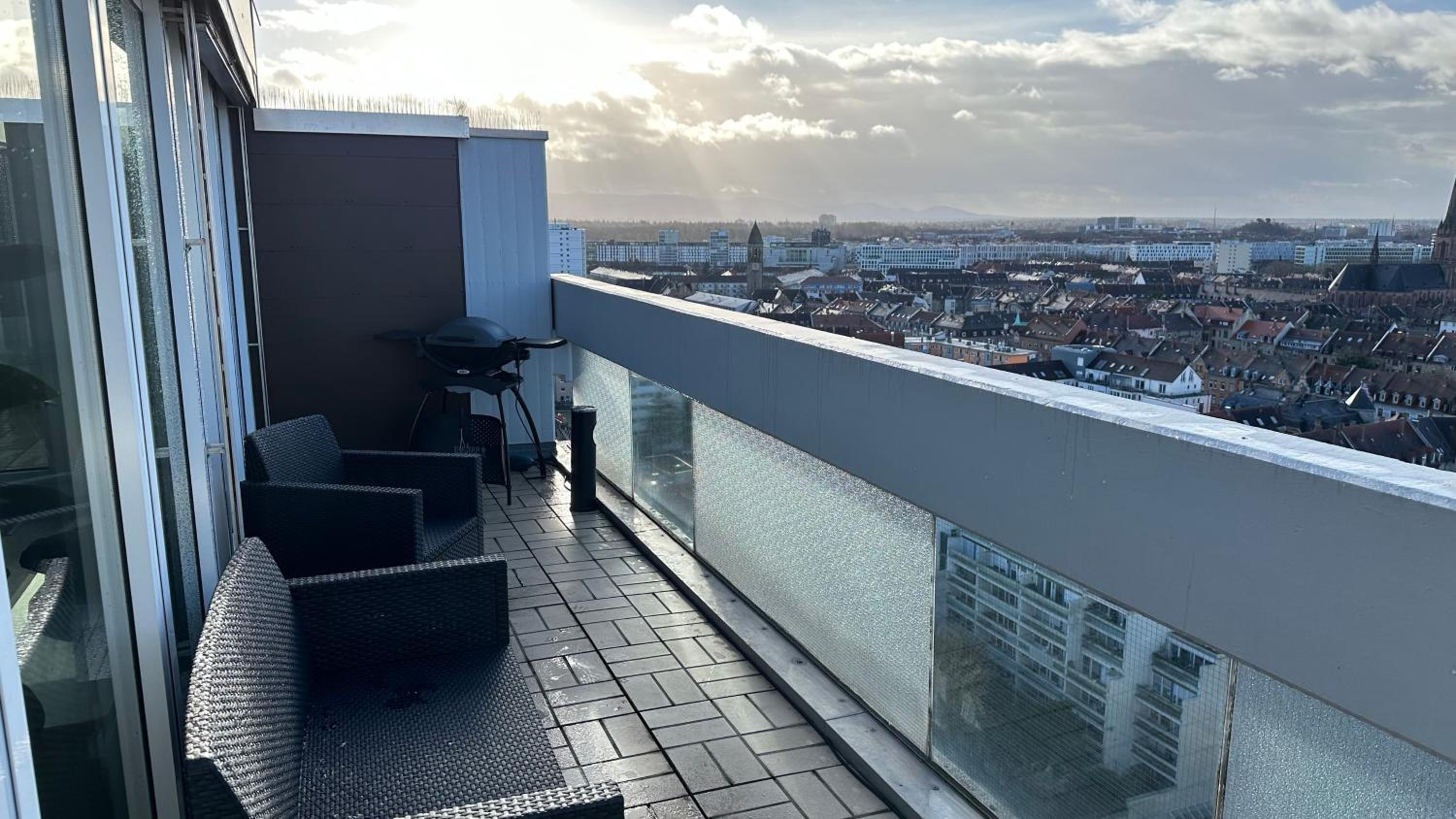 Das Penthouse - Jacuzzi - BBQ - Dachterrasse