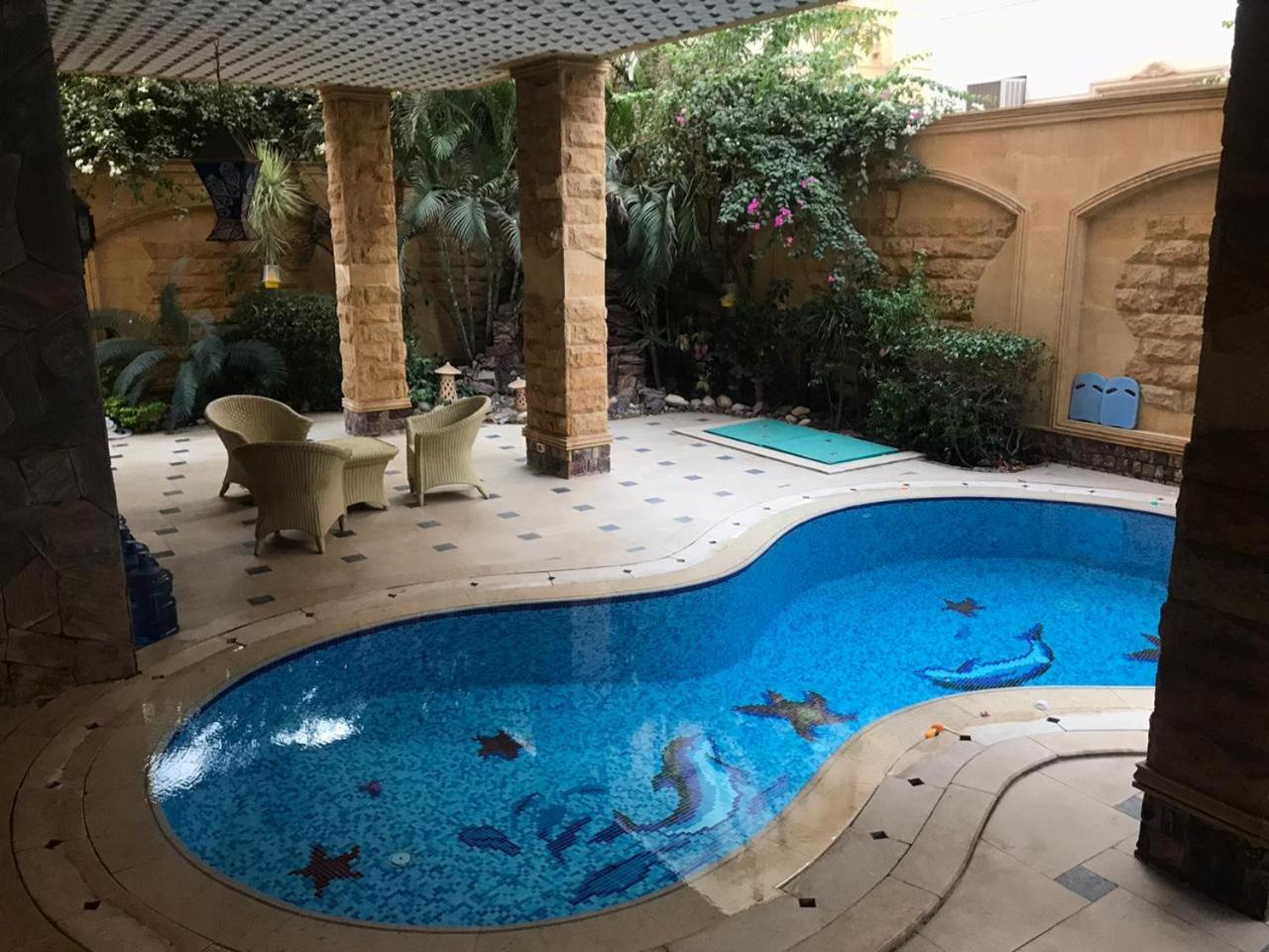 Cheerful standalone villa with pool and waterfall