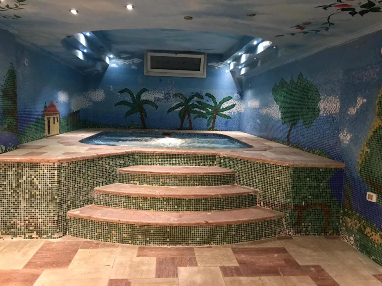 Cheerful standalone villa with pool and waterfall