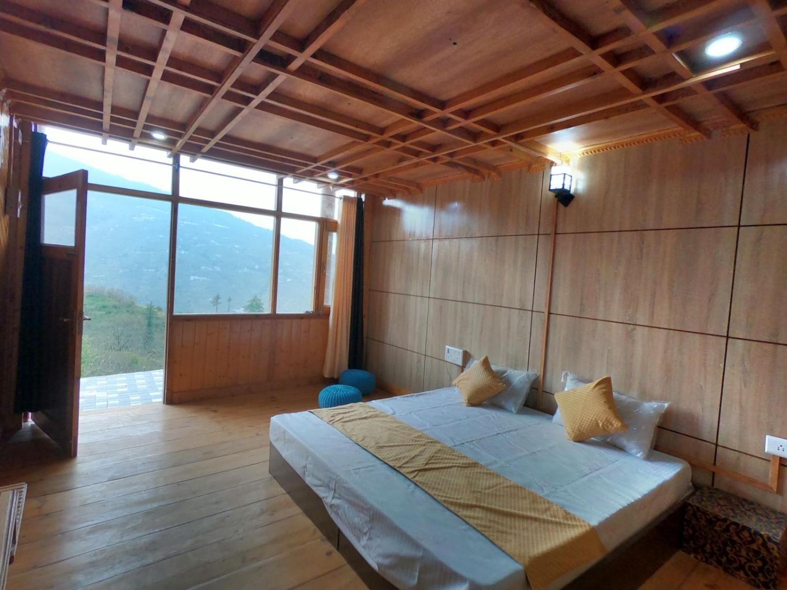 Hotel Mountaineers Saga view 5
