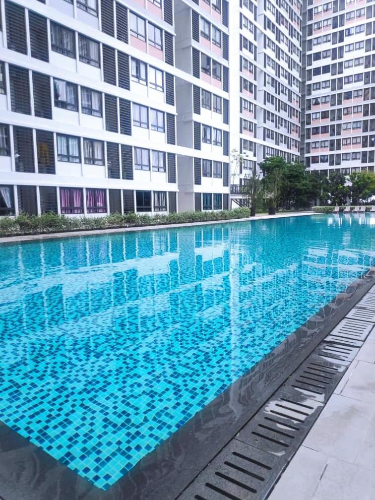 Happy Family Horizon Suite - near Xiamen-KLIA Netflix photo 1