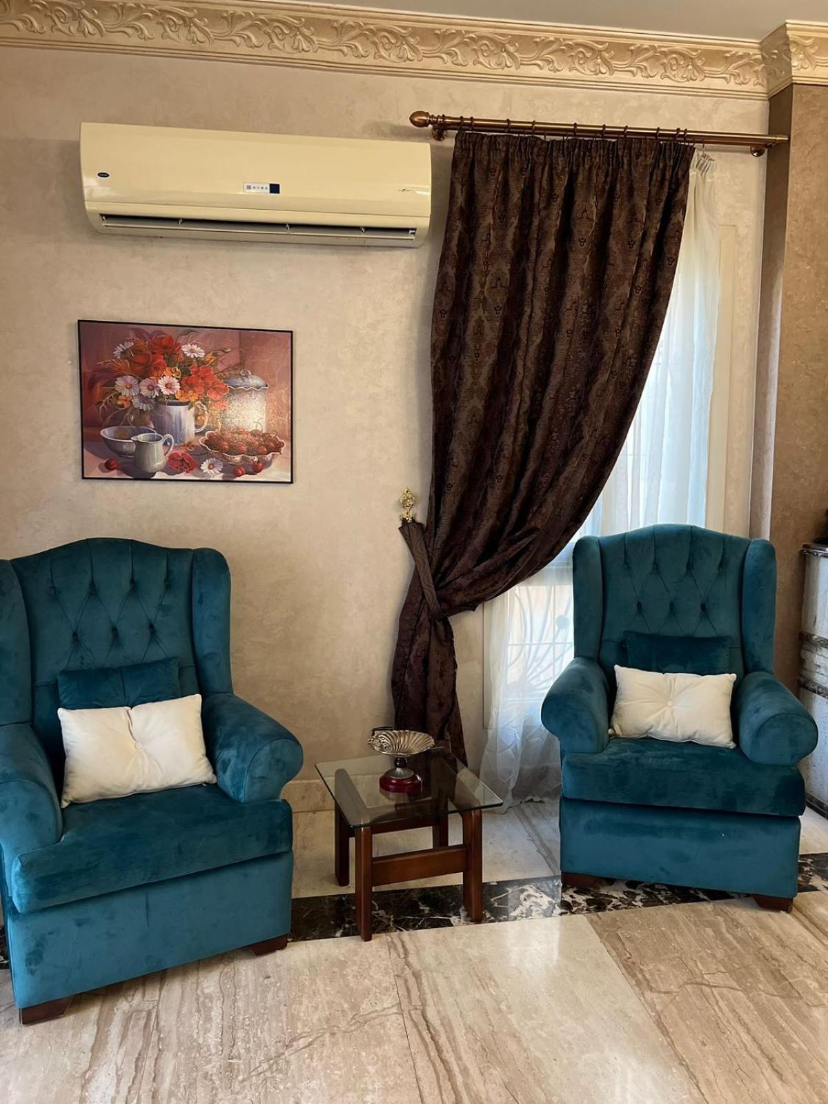 Cheerful standalone villa with pool and waterfall