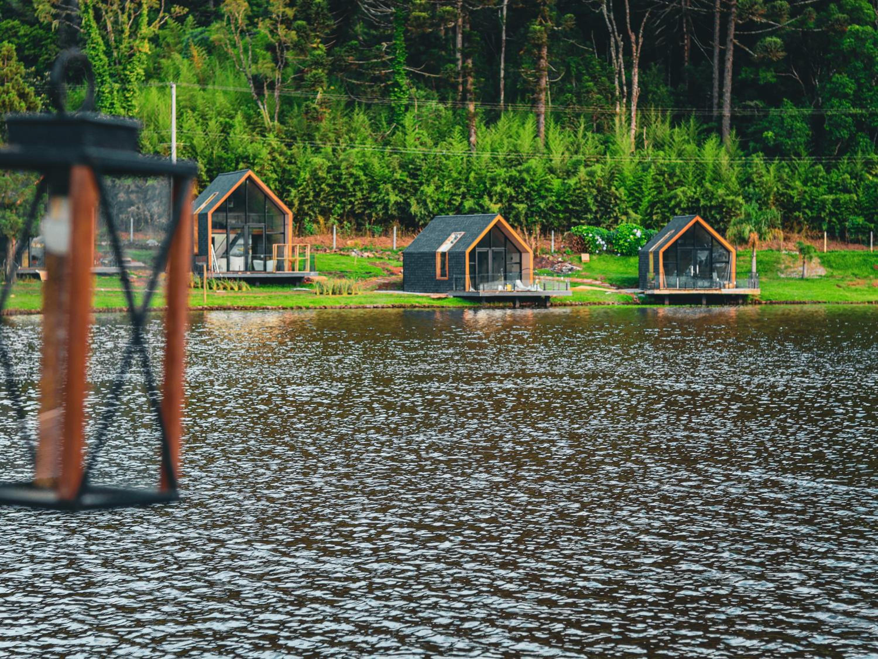 Celeiro Lake Village
