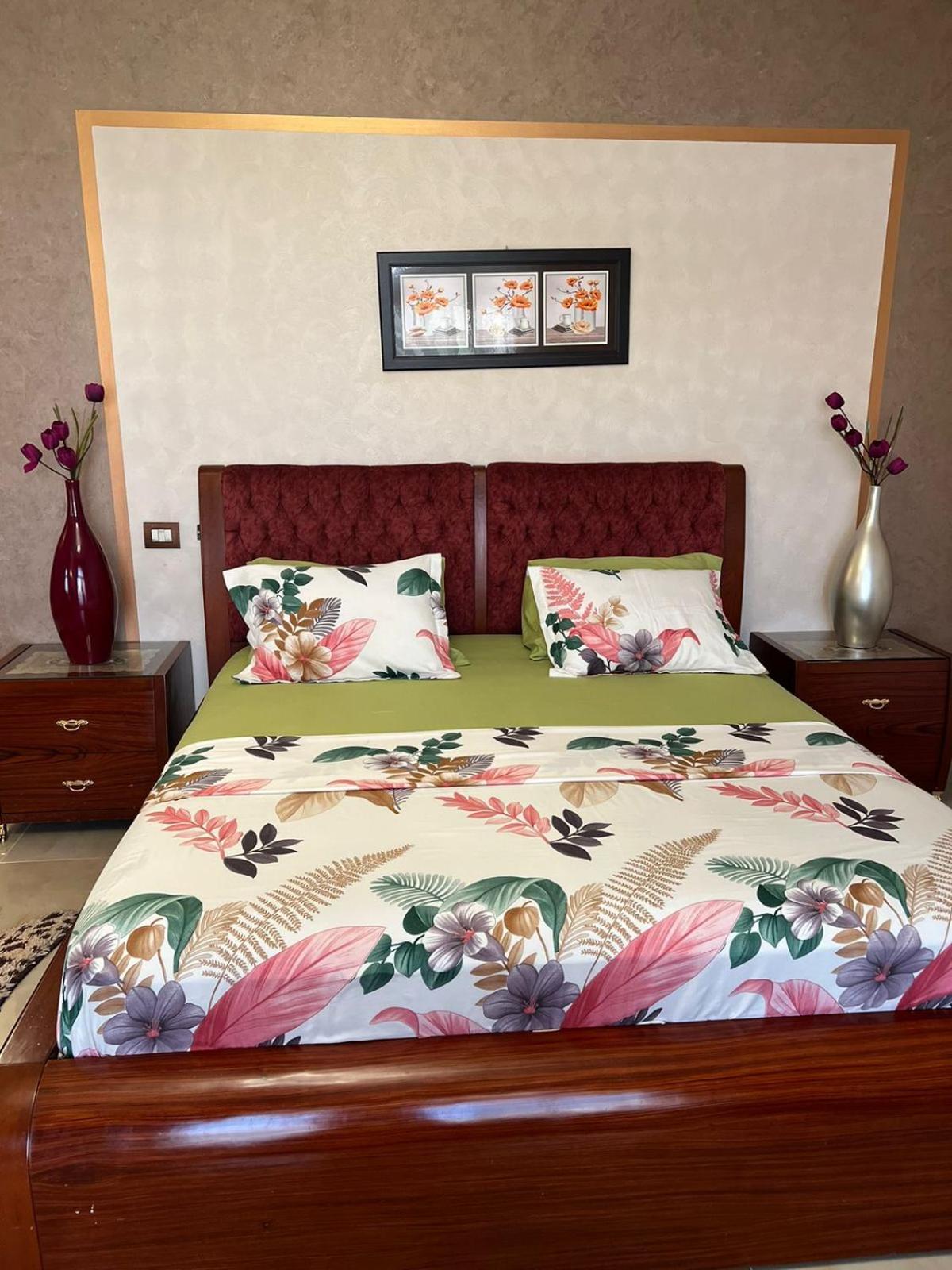 Cheerful standalone villa with pool and waterfall