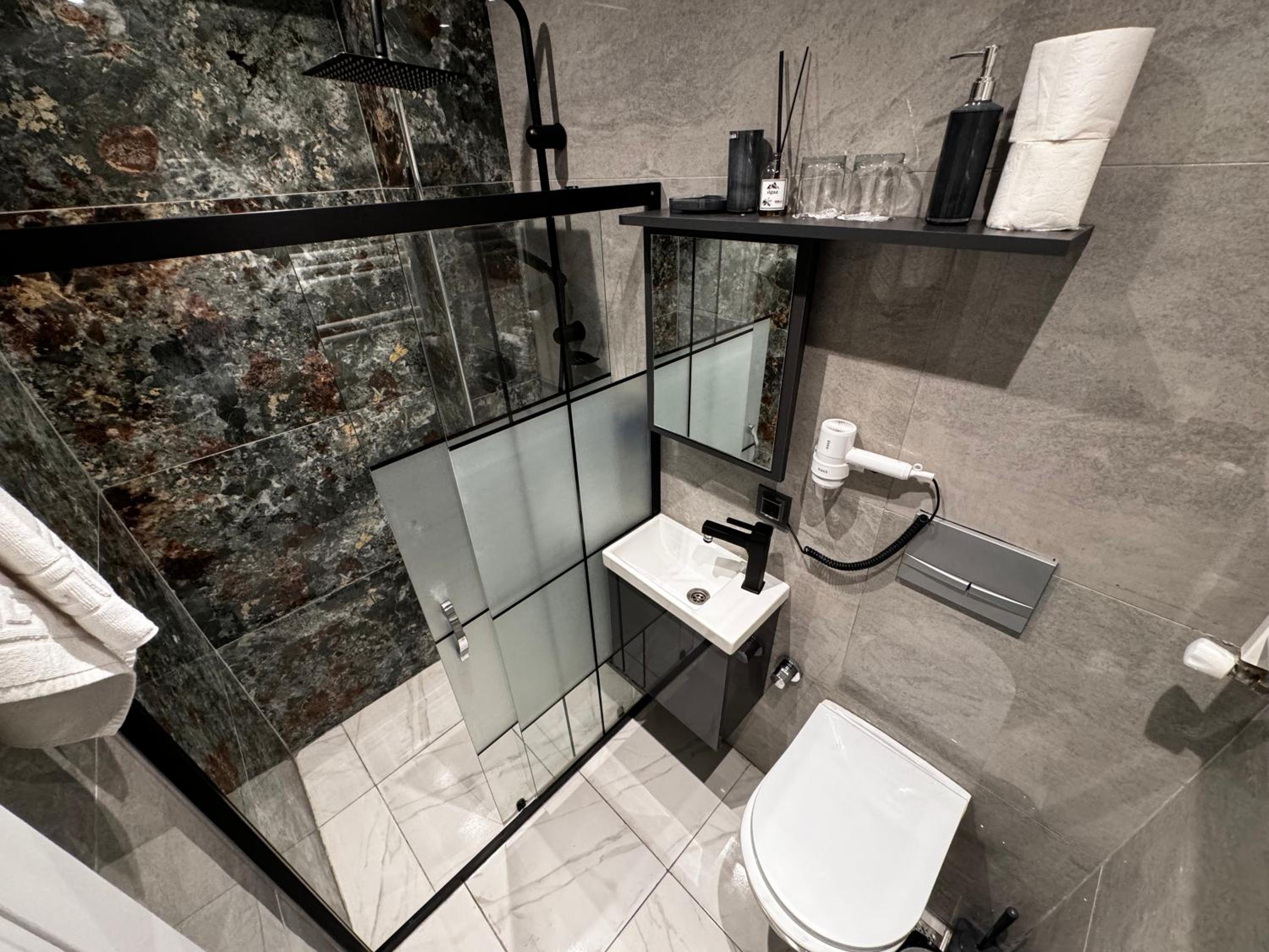 Blue Moonrise Otel - Image 76