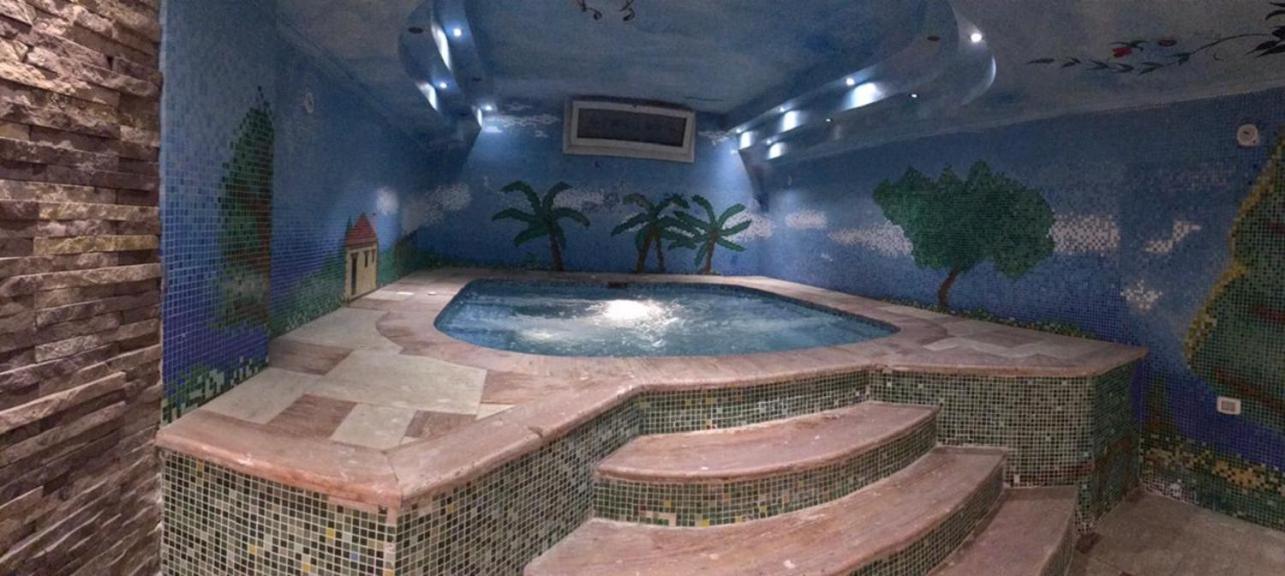 Cheerful standalone villa with pool and waterfall