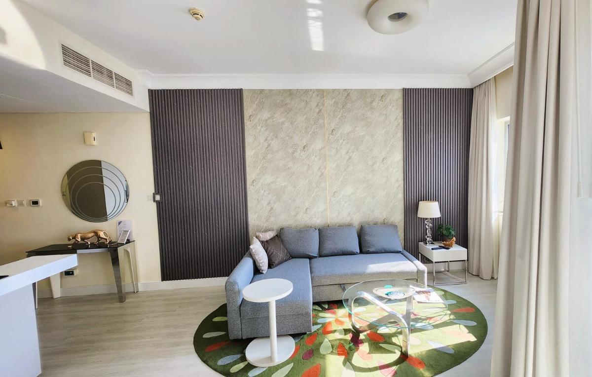 Elegant Apartment with Burj Khalifa View, Downtown