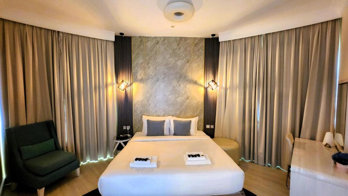 Elegant Apartment with Burj Khalifa View, Downtown