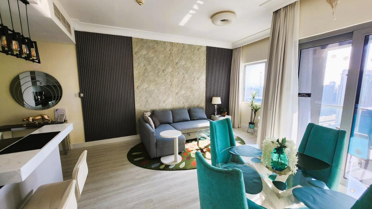 Elegant Apartment with Burj Khalifa View, Downtown