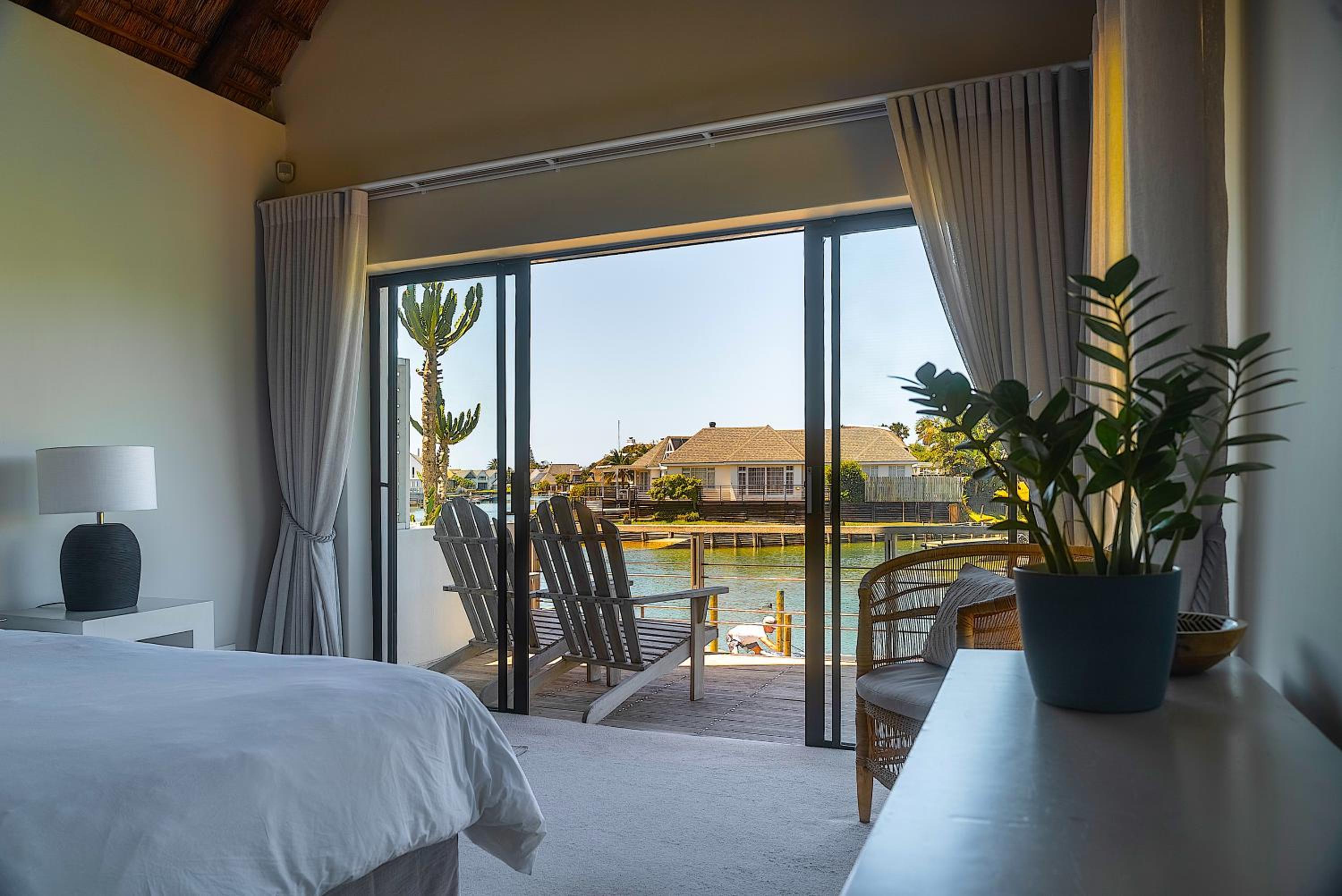 CANAL GUEST HOUSE - Waterfront Boutique B&B
