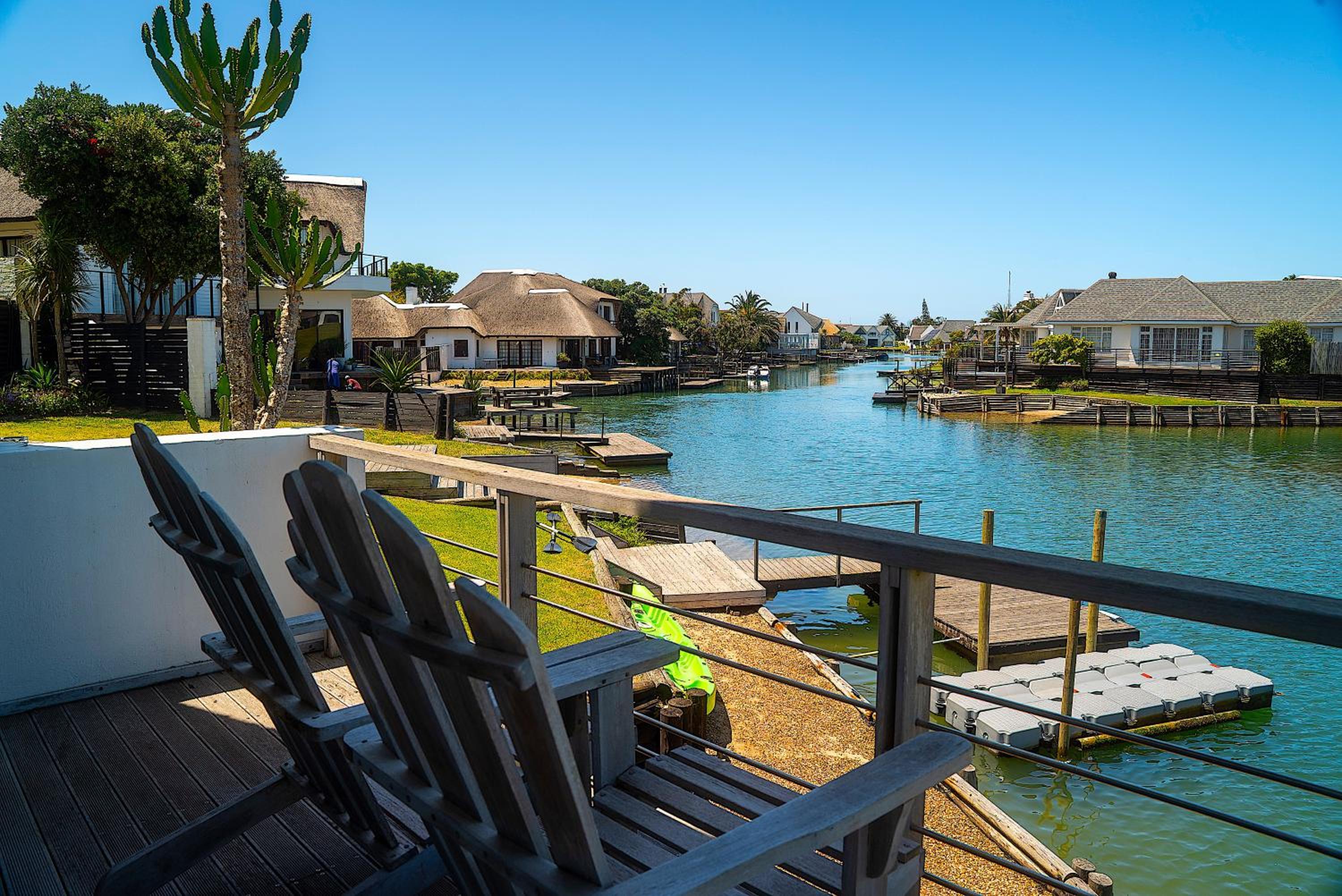 CANAL GUEST HOUSE - Waterfront Boutique B&B