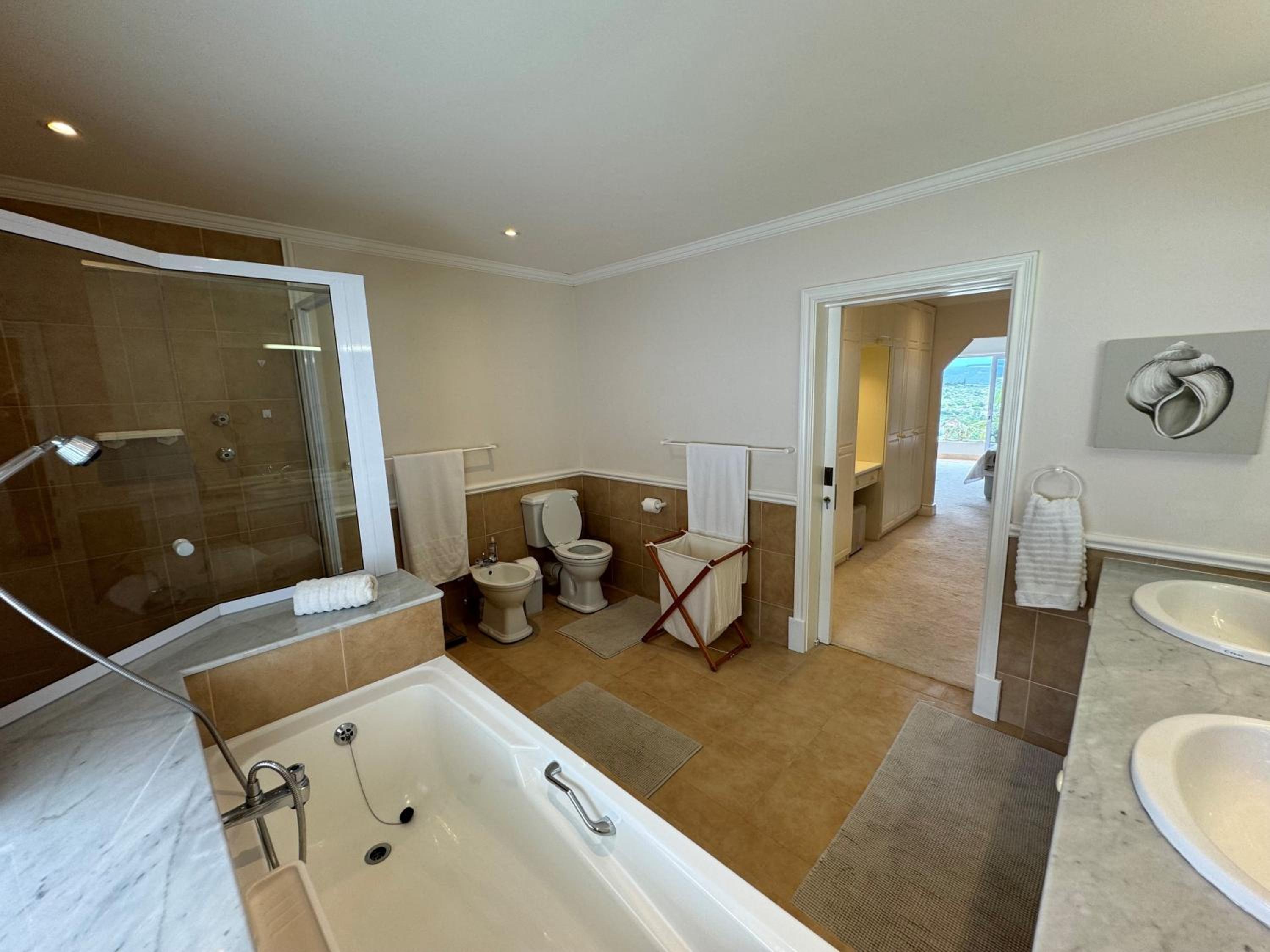 Holiday Villa with stunning views near beach.
