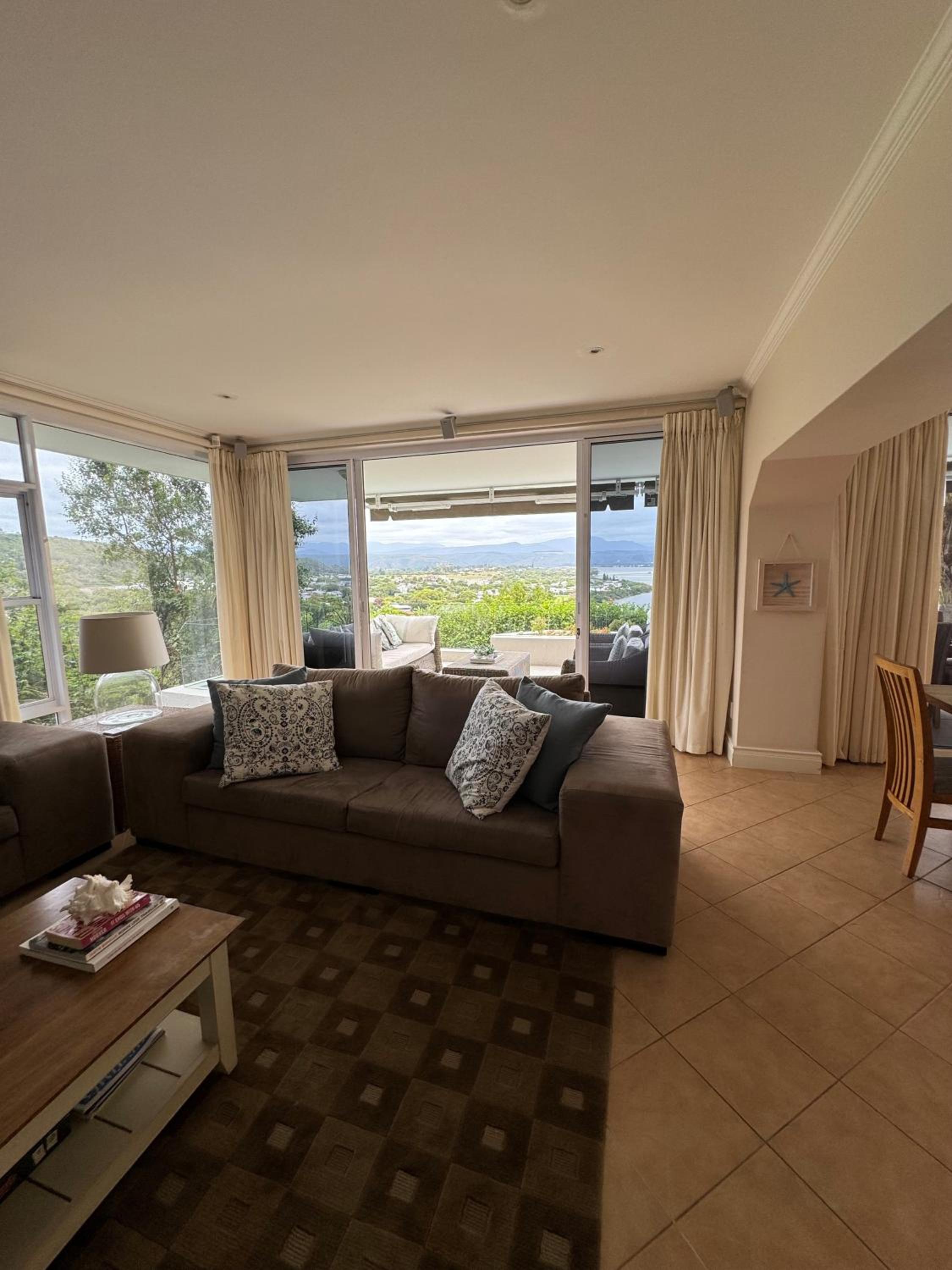 Holiday Villa with stunning views near beach.