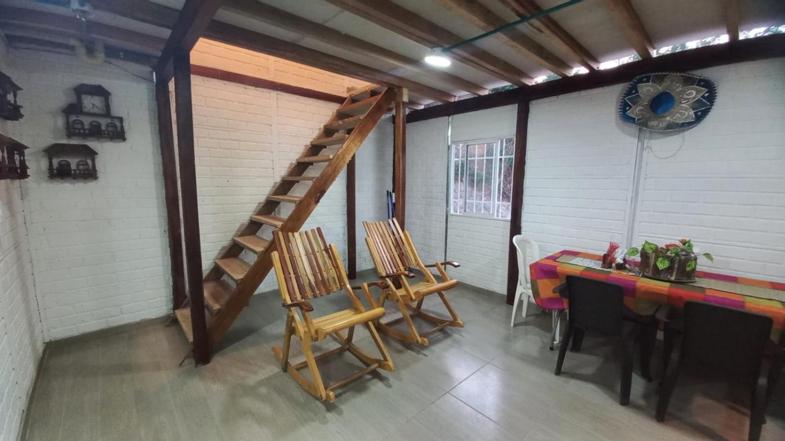 HOSTAL BESHALOM
