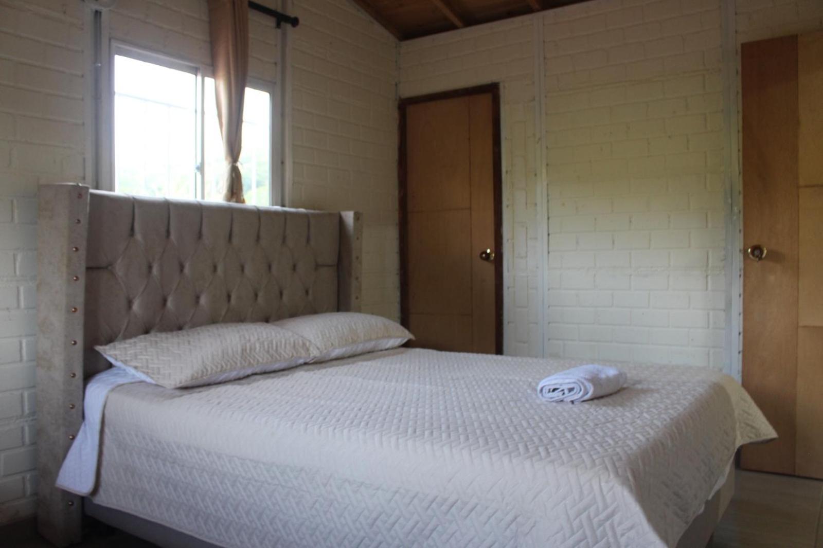 HOSTAL BESHALOM