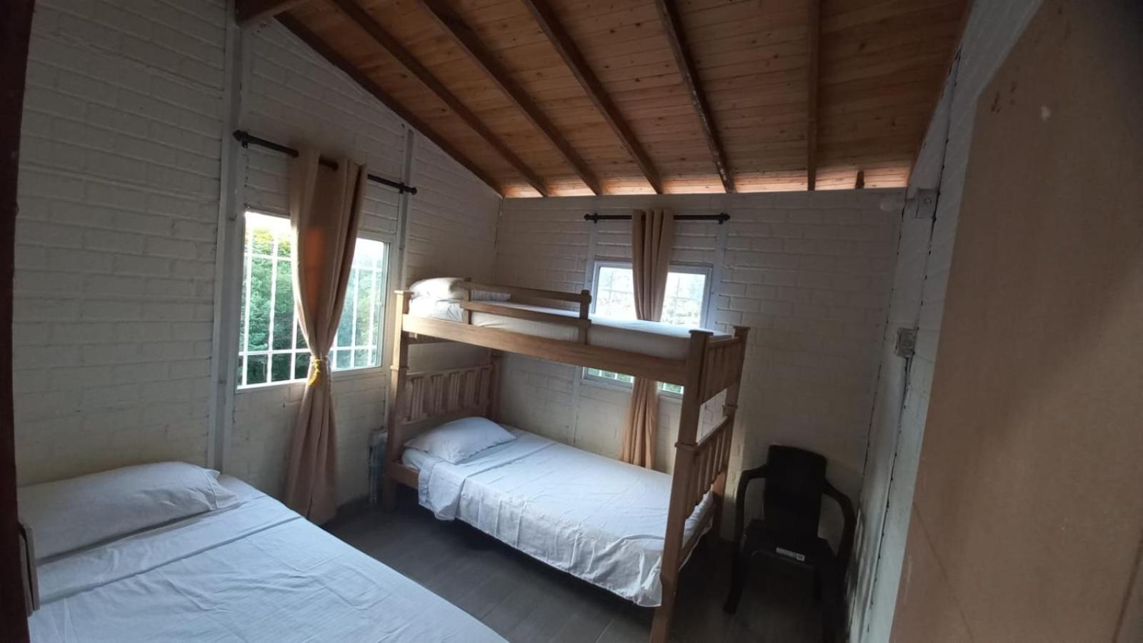 HOSTAL BESHALOM