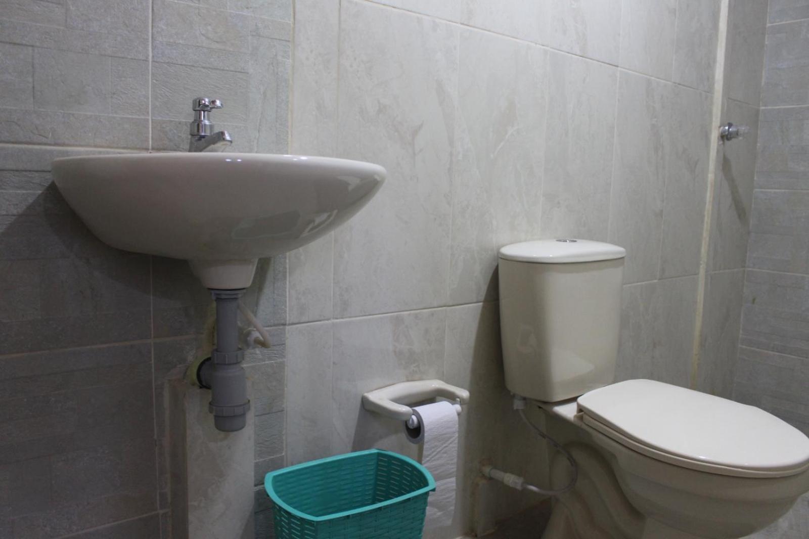 HOSTAL BESHALOM