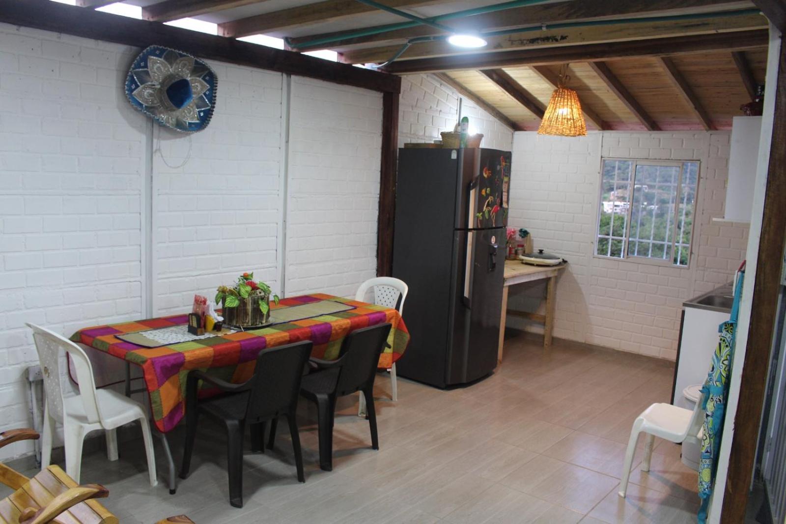 HOSTAL BESHALOM