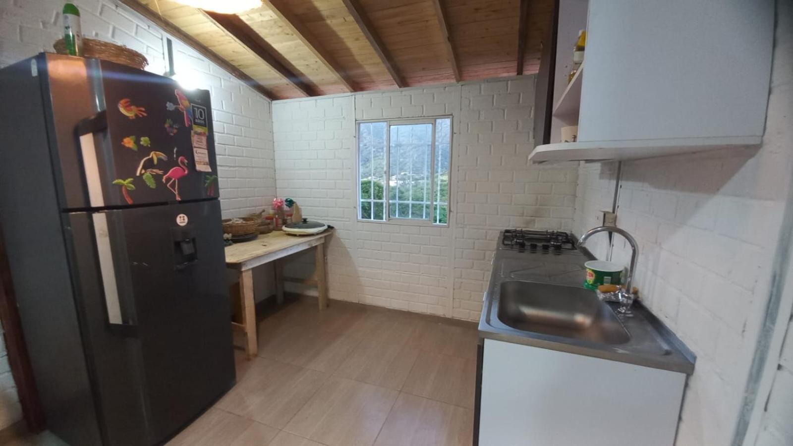 HOSTAL BESHALOM