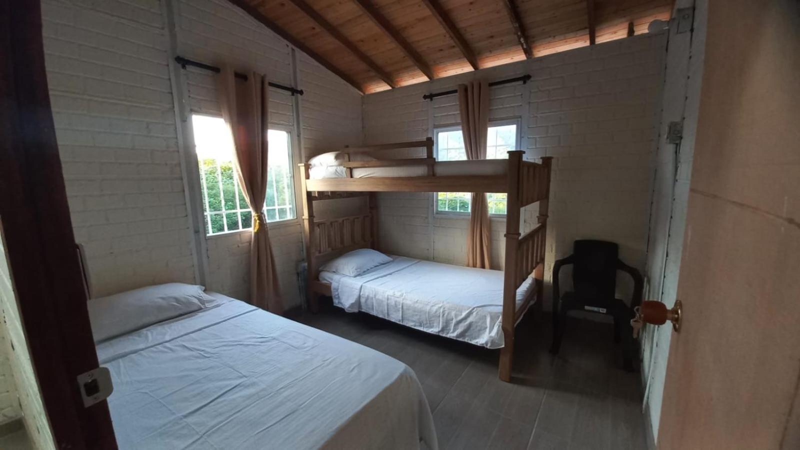 HOSTAL BESHALOM