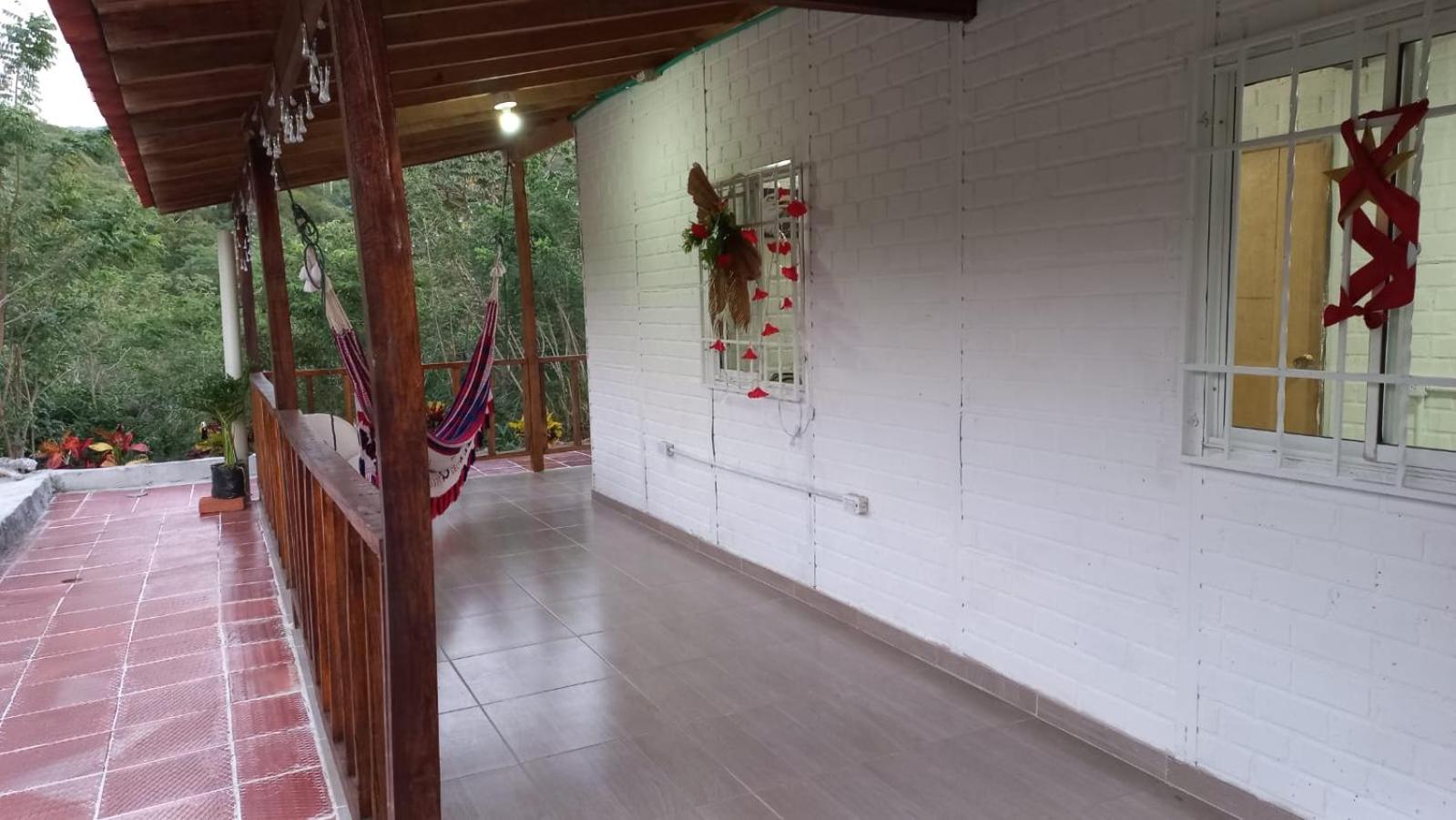 HOSTAL BESHALOM