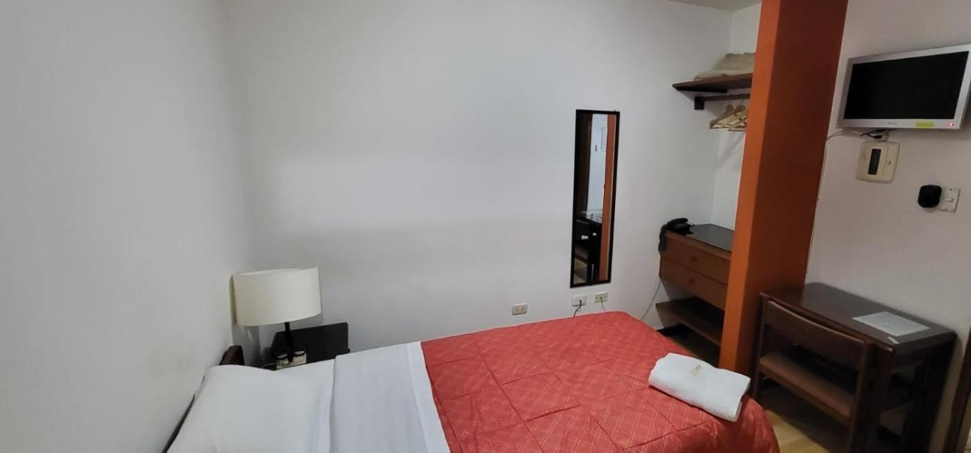 Hostal El Candelabro