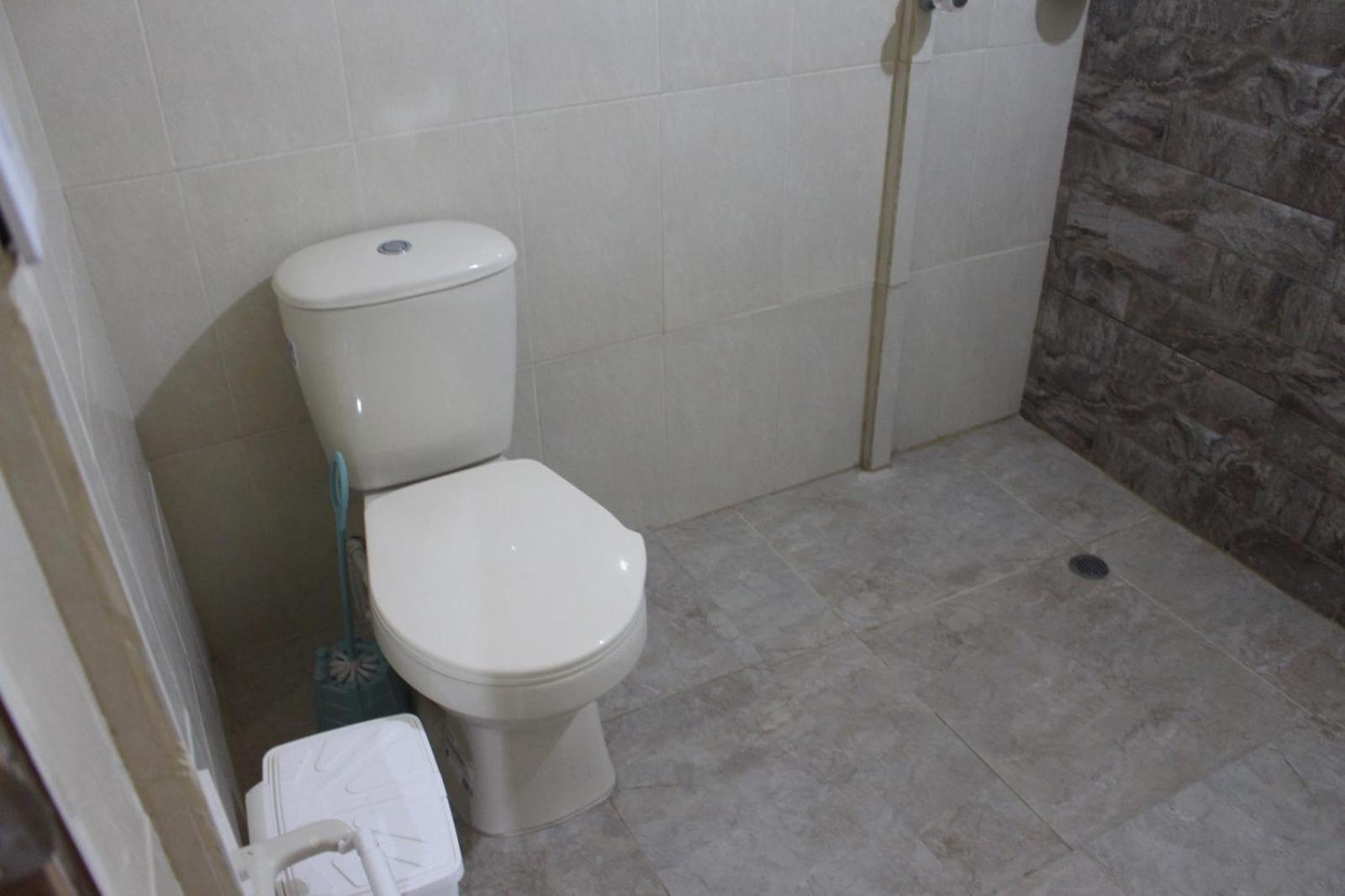 HOSTAL BESHALOM