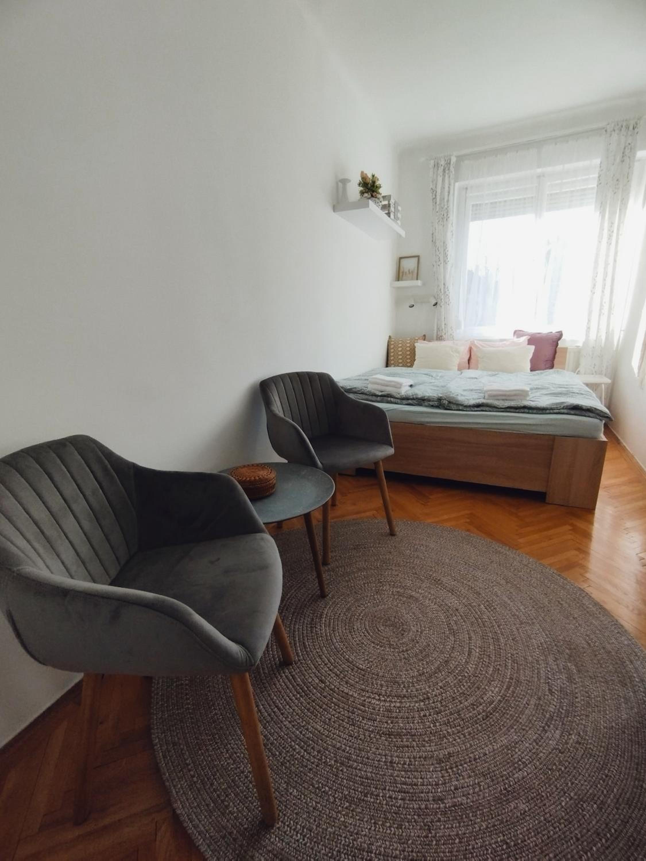 Greenview Apartment