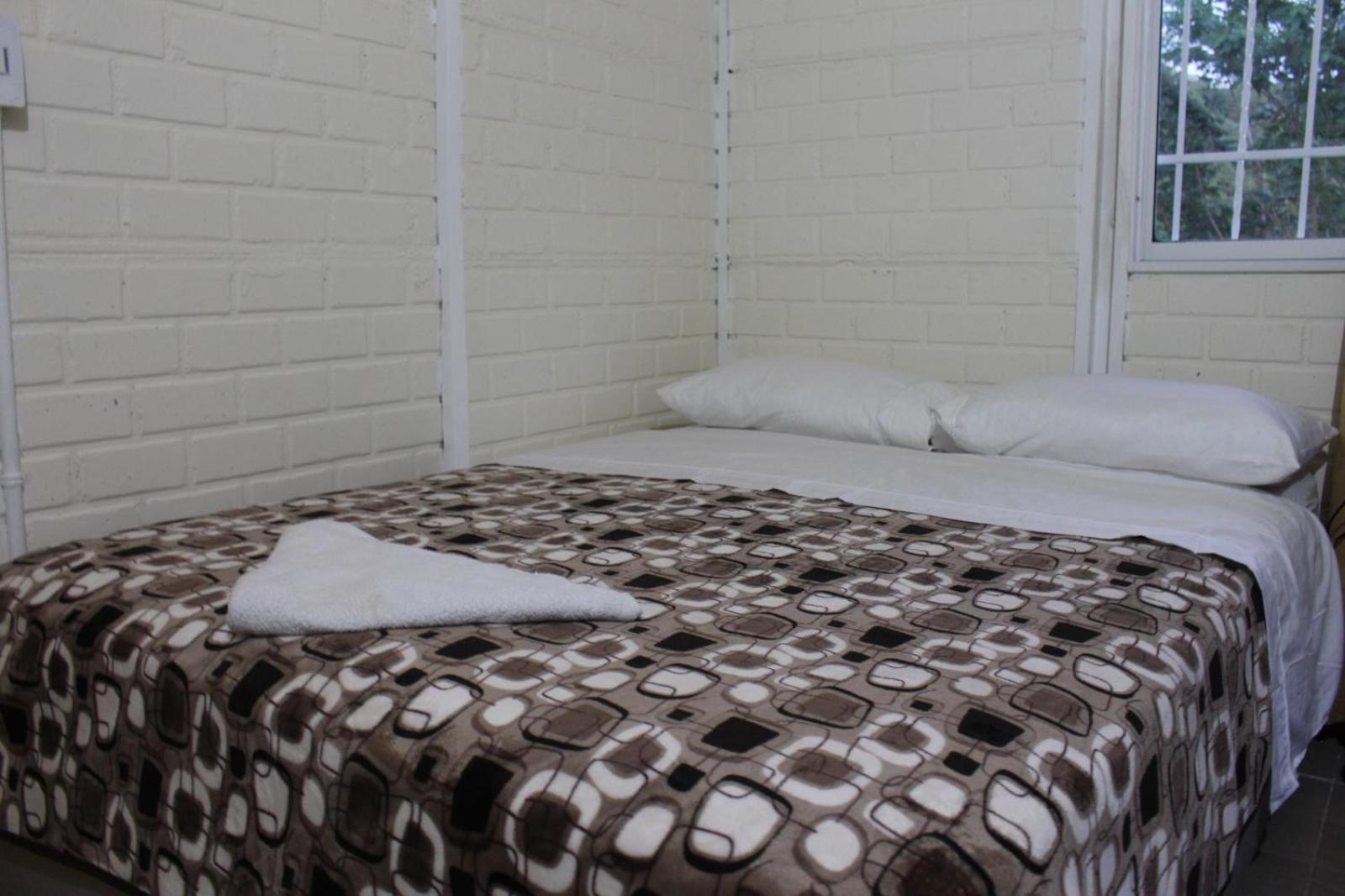 HOSTAL BESHALOM
