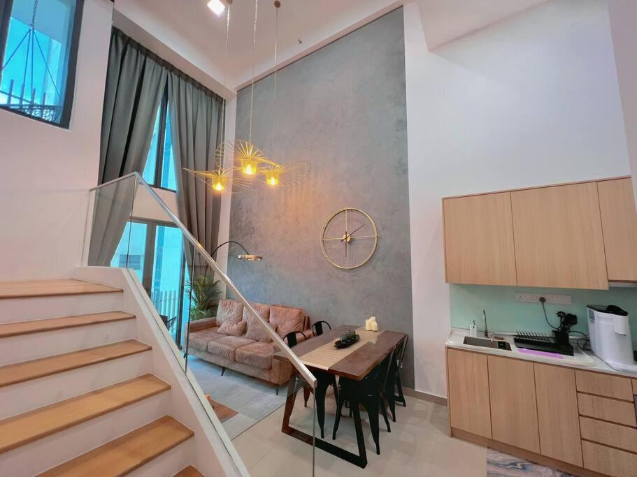 Duplex 4px@Colony, Near Quill CityMall & Monorail