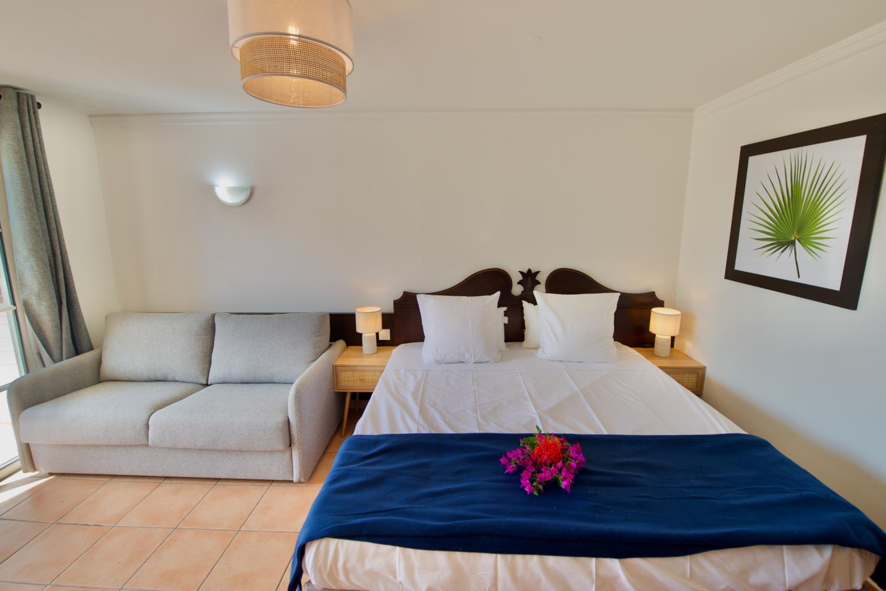 Studio OLIA - plages, piscines et vue mer! view 4