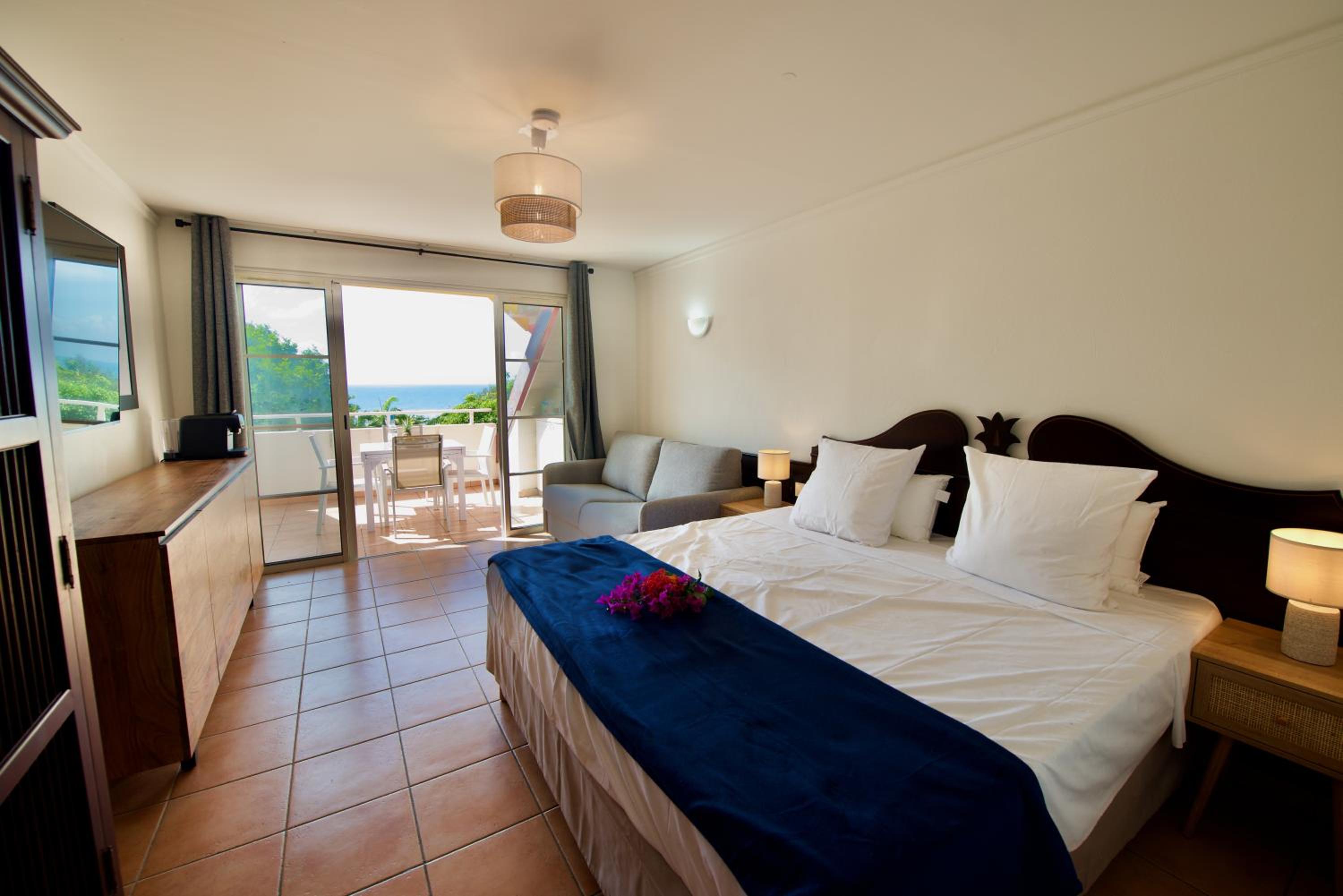 Studio OLIA - plages, piscines et vue mer! view 2
