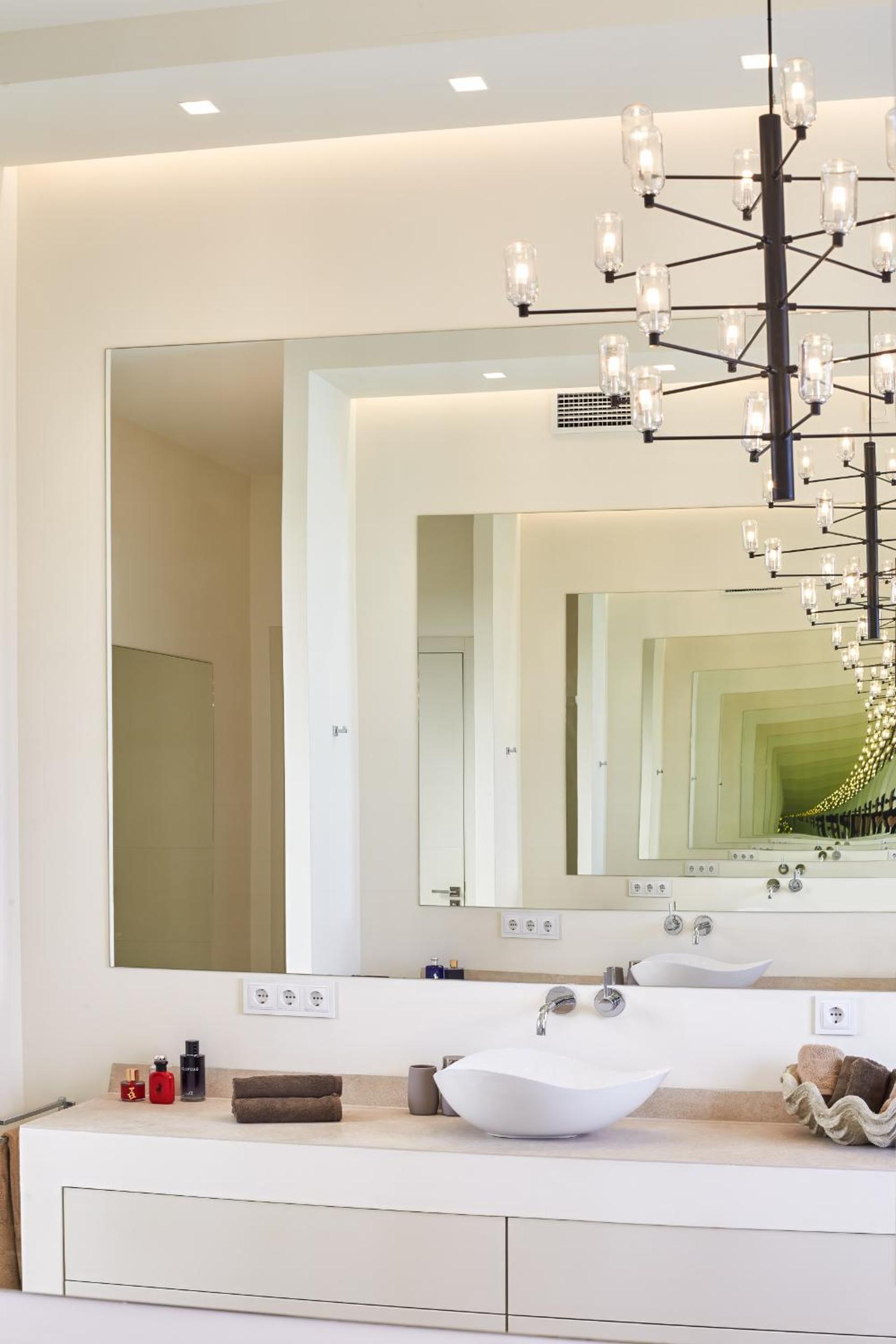 super luxury villa biggest pool Mallorca's