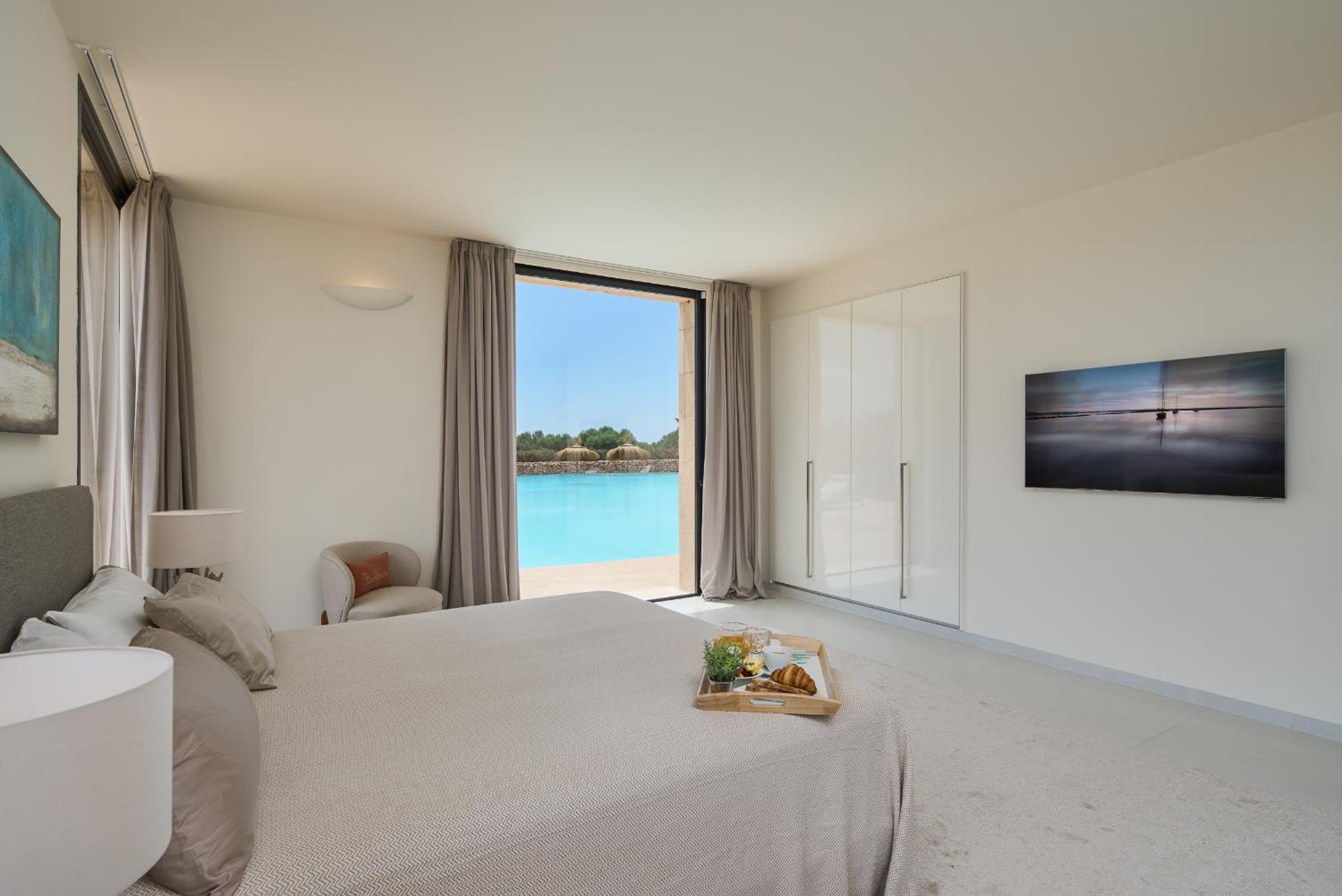 super luxury villa biggest pool Mallorca's
